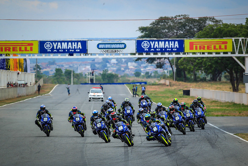 Brasileiros buscam vitórias no Mundial de SuperBike e no R3 bLU cRU  European Championship no tradicional circuito de Ímola - Yamaha Racing  Brasil
