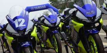 Nova Yamaha YZF-R15 - da corrida pra a correria - Jacaremoto